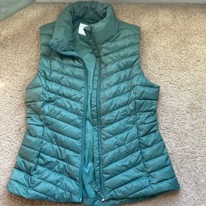 Green XS Active Wear vest from Old Navy